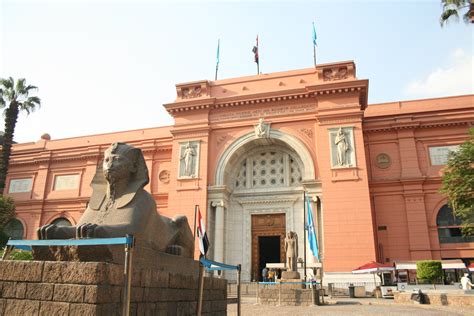 File:Facade of the Egyptian Museum, Tahrir Square, Cairo, Egypt2.jpg ...