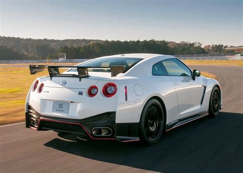 NISSAN GT-R (R35) Nismo Specs & Photos - 2014, 2015, 2016 - autoevolution