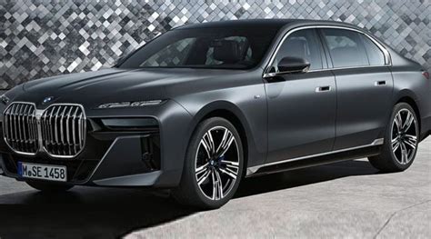 2022 BMW i7 xDRIVE60 BEV four-door sedan Specifications | CarExpert