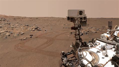 NASA rover reveals new evidence about organic molecules on Mars | Reuters