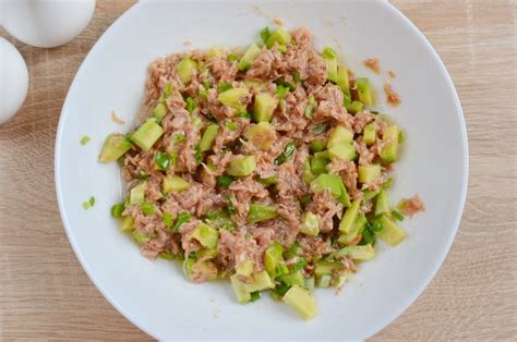 Avocado and Tuna Salad Wraps Recipe - COOK.ME