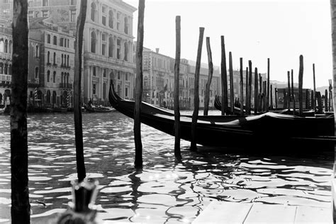 The History of the Venetian Gondola - Merce Cardus