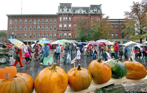 Scaled-down version of Keene's pumpkin festival a hit with many Sunday ...