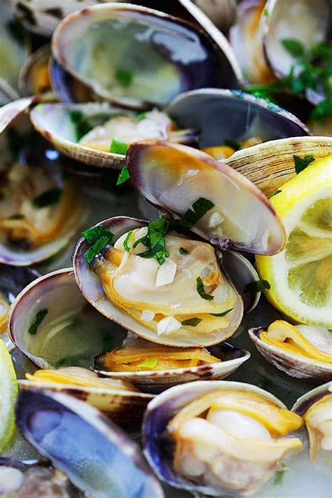 The best steamed clams recipe ever, using beer, garlic, parsley and ...