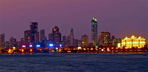 Fichier:Mumbai Skyline at Night.jpg — Wikipédia