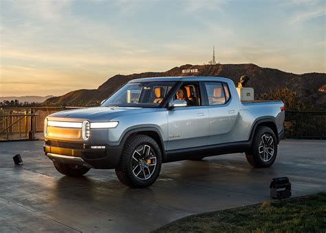 Long-Range Rivian R1T And R1S Will Start under $90,000 - Motor Illustrated