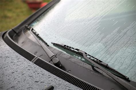 How to Take Care of Your Windshield Wipers - Your AAA Network