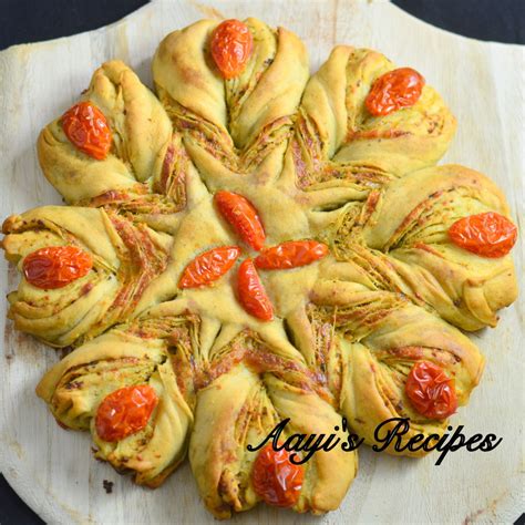 Flower Shaped Savory Decorative Bread - Aayi's Recipes