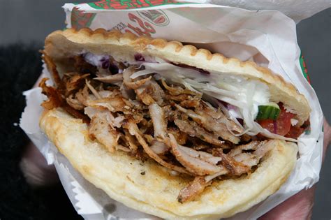 Kebab w bułce: 888 kcal - Najbardziej kaloryczne dania - WP Kuchnia