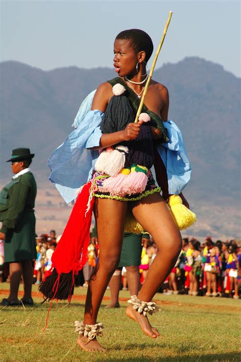 Swazi dancer at the reed festival South Afrika, African People, Real ...