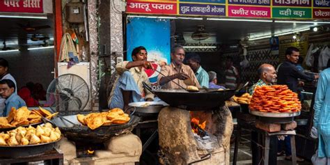 Street Food Trail – Taste of Banaras – VARANASI TOUR GUIDE