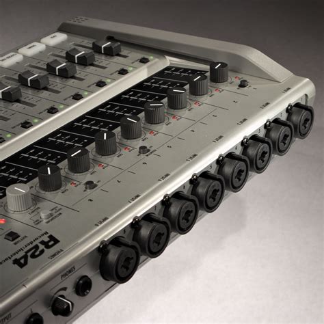 Zoom r24 multitrack recorder controller - avidpoliz