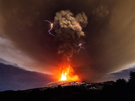 Mount Etna: Incredible video of the volcano erupting for first time in ...