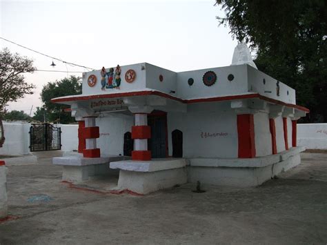 Venugopala Swamy Devalayam Edunuthula: Andal Goda Devi Temple ...