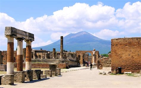 Why Pompeii Should Be On Your Italy Bucket List - Italy Perfect Travel ...