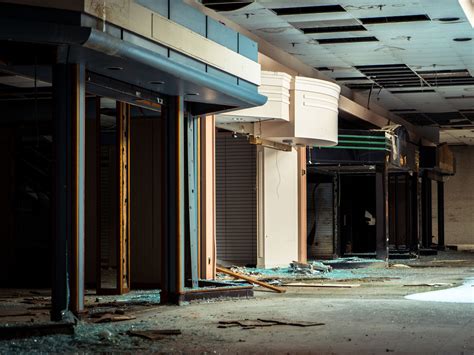 Deserted Places: The abandoned Rolling Acres Mall in Ohio