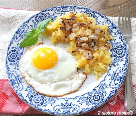 Easy Hash Browns Breakfast - 2 Sisters Recipes by Anna and Liz