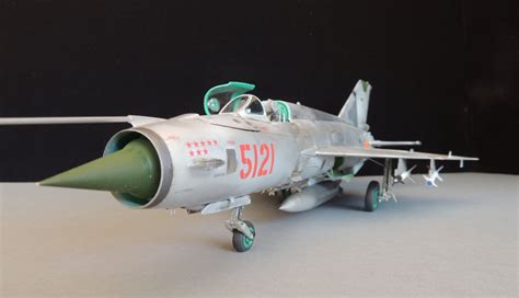 The antagonist: Vietnamese MIG-21 from Trumpeter kit in 1:32 - LSM 1/32 ...