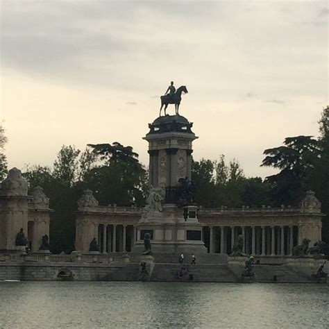 Retiro Park Lake Tours - Book Now | Expedia