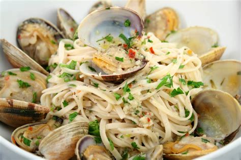 Linguine with Manila Clams | Cucina Fresca