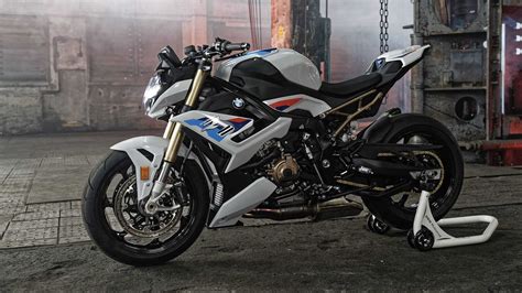 New Lighter, More Dynamic 2021 BMW S 1000 R Launched