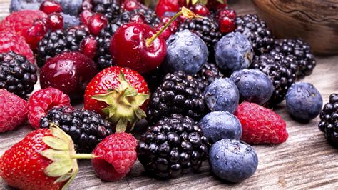 4 Healthy Foods to Boost Your Brainpower