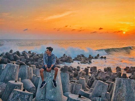 11 Spot Foto Pantai Glagah Jogja (HTM, Rute, Obyek Wisata)