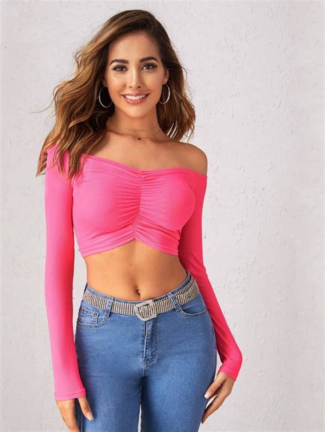 Solid Off Shoulder Ruched Crop Top | SHEIN USA Top Summer Outfits, Crop ...