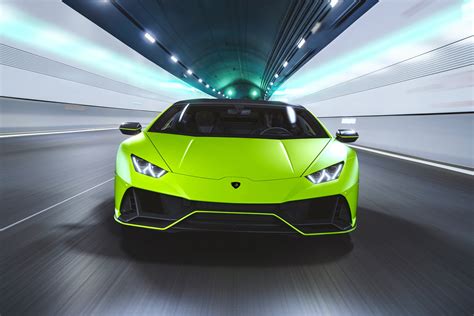 Lambo Huracan Evo Fluo Capsule – 5 striking colours Rooftop with night ...