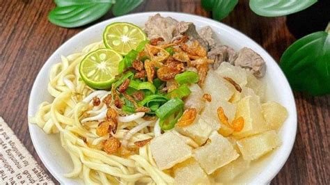 5 Rekomendasi Mie Kocok Paling Laris di Bandung yang Gurih dan Bikin ...