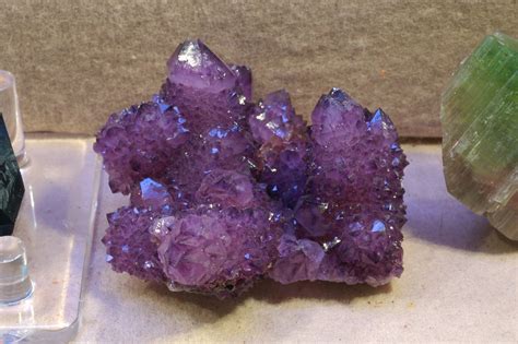 File:Quartz Amethyst.jpg - Wikimedia Commons