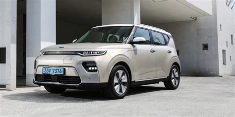 2020 Kia Soul EV Review, Pricing, and Specs