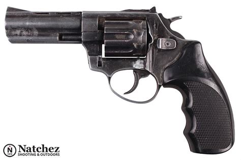 Revolver vs. Pistol: What’s the Difference?