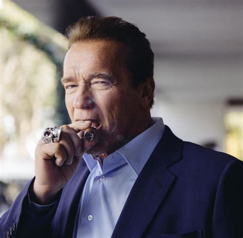 Famous cigar smokers – Arnold Schwarzenegger – Arnie Smoking ...