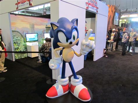 PAX East 2012 - Sonic Statue by VideoGameStupid on DeviantArt