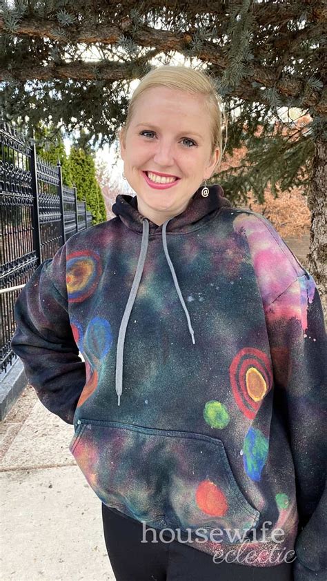 DIY Galaxy Print Hoodie - Housewife Eclectic