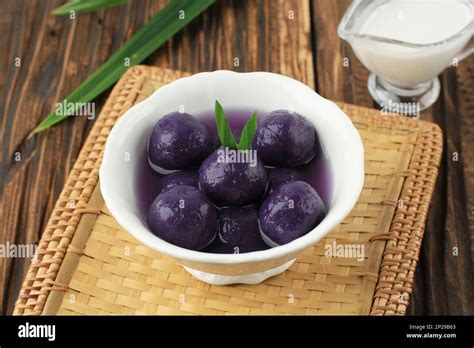 Biji Salak Kolak Candil Ubi Ungu, Purple Sweet Potato Ball with Sweet ...