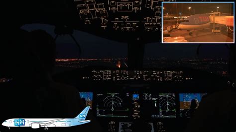 Boeing 787 Dreamliner Cockpit Approach