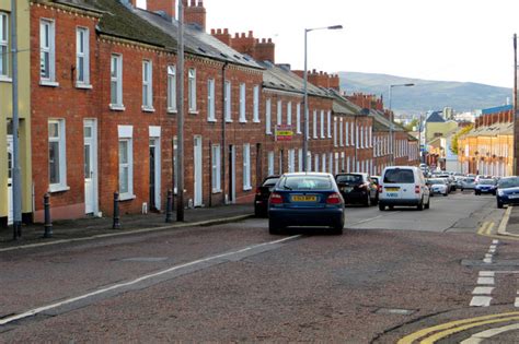 East Belfast © Robert Ashby cc-by-sa/2.0 :: Geograph Ireland