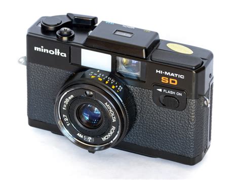 Favourite Cameras: Minolta Hi-Matic SD - Film AdvanceFilm Advance