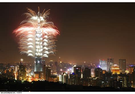 Taipei 101 fireworks for NY 2010 台北煙火 - a photo on Flickriver