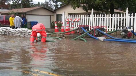 Lakeside neighborhood prepares for inevitable flooding from storms ...