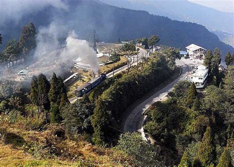 Batasia Loop Darjeeling | Homestay, Timings, Entry Fees - Holidify