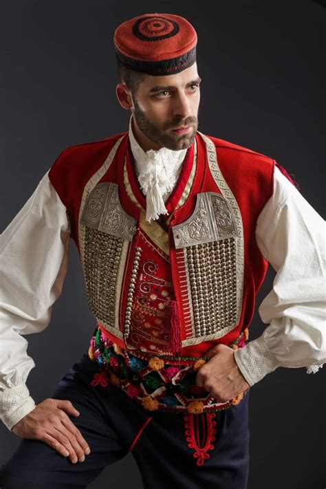 Serbian folk costume from Northern Dalmatia © Посудионица и радионица ...