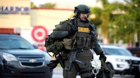 Orlando SWAT in Tactical Gear -- Too Much or Just Right? | Military.com