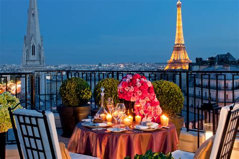 Luxury Travel: 5 Reasons Why Paris Should Be Your Next Destination