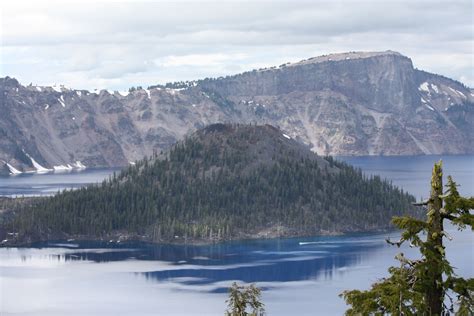 The volcano starting over | Natural landmarks, Lake, Crater lake