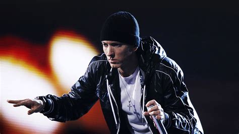 hb69-eminem-in-concert - Papers.co