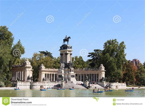 Lake of the Retiro Park Parque Del Retiro, Retiro Park, Fountain ...