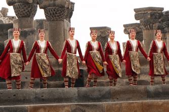 Armenian dance Kochari included in the list of UNESCO